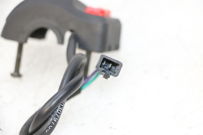 photo de RIGHT HANDLEBAR SWITCH PEUGEOT KISBEE 4T 50 (2010 - 2017) - Technical close-up