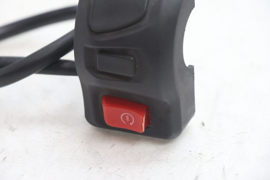 photo de RIGHT HANDLEBAR SWITCH PEUGEOT KISBEE 4T 50 (2018 - 2022) - Component detail