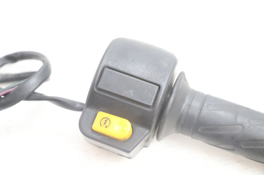 photo de RIGHT HANDLEBAR SWITCH PEUGEOT KISBEE 4T 50 (2010 - 2017) - Component detail
