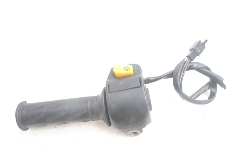 photo de RIGHT HANDLEBAR SWITCH PEUGEOT KISBEE 4T 50 (2010 - 2017) - Alternative perspective