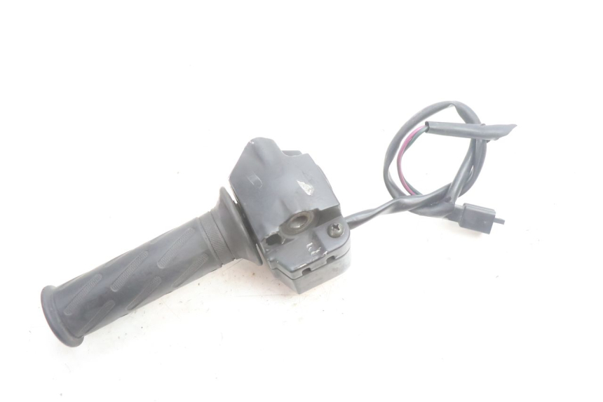 photo de RIGHT HANDLEBAR SWITCH PEUGEOT KISBEE 4T 50 (2010 - 2017) - Technical close-up