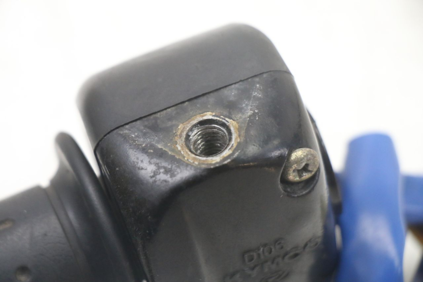 photo de RIGHT SWITCH KYMCO PEOPLE S 125 (2000 - 2008) - Technical close-up