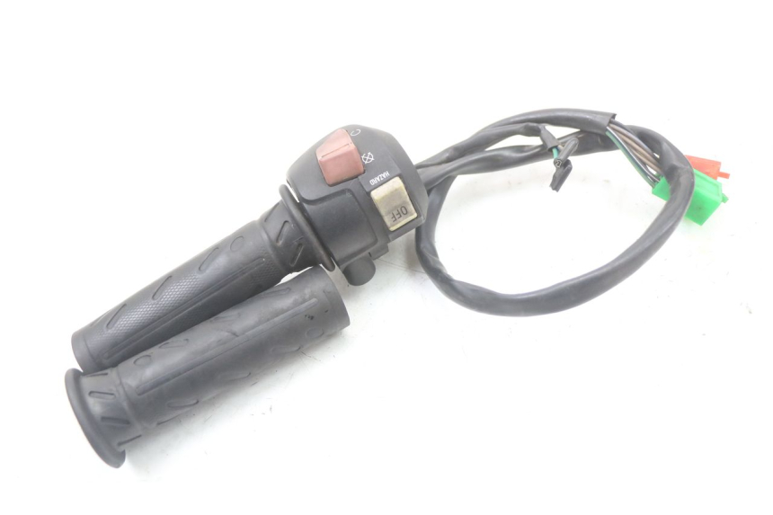 photo de RIGHT HANDLEBAR SWITCH KYMCO X-TOWN XTOWN 125 (2016 - 2021) - Technical close-up