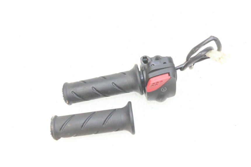 photo de RIGHT HANDLEBAR SWITCH PEUGEOT LUDIX 50 (2008 - 2017) - Component detail