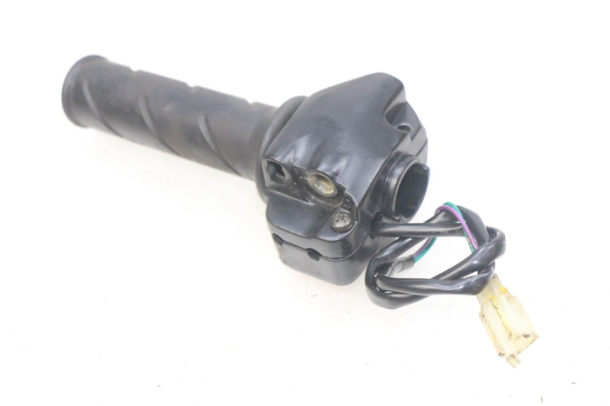 photo de RIGHT HANDLEBAR SWITCH PEUGEOT LUDIX 50 (2005 - 2007) - Alternative perspective