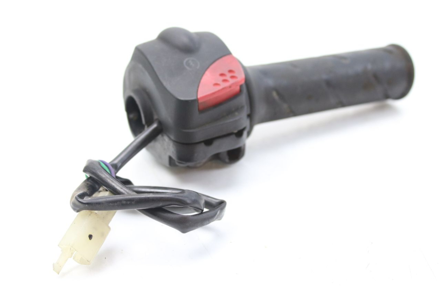 photo de RIGHT HANDLEBAR SWITCH PEUGEOT LUDIX 50 (2008 - 2017) - Technical close-up