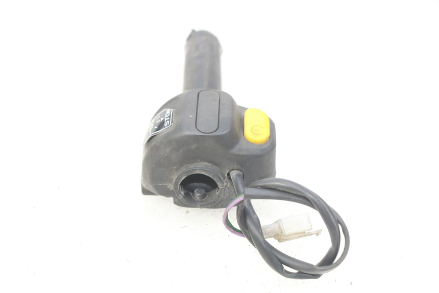 photo de RIGHT HANDLEBAR SWITCH PEUGEOT LUDIX 50 (2005 - 2007) - Zoom on usage condition
