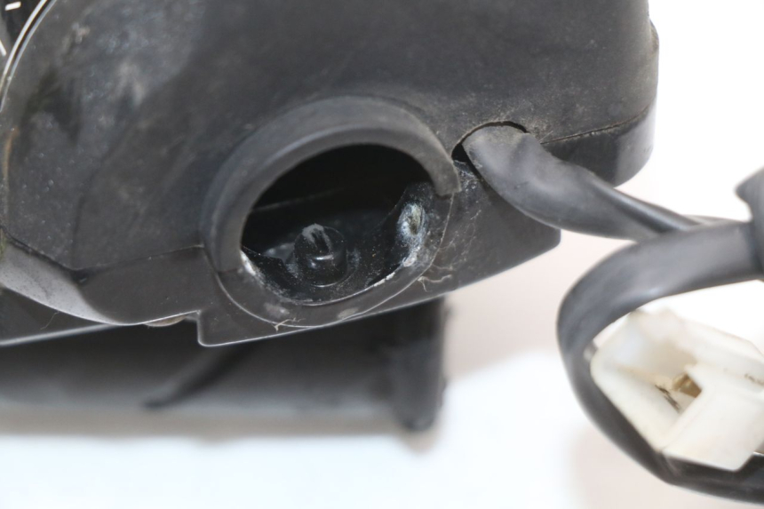 photo de RIGHT HANDLEBAR SWITCH PEUGEOT LUDIX 50 (2008 - 2017) - Surface and material condition