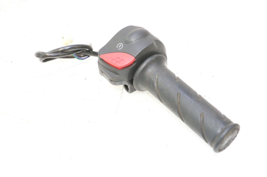 photo de RIGHT HANDLEBAR SWITCH PEUGEOT LUDIX 50 (2008 - 2017) - Main view
