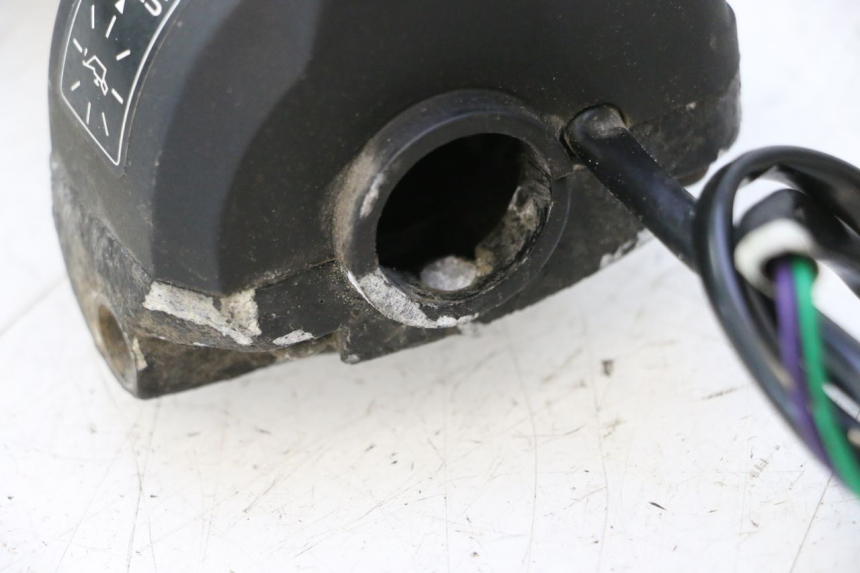 photo de RIGHT SWITCH PEUGEOT LUDIX ONE 50 (2004 - 2013) - Surface and material condition