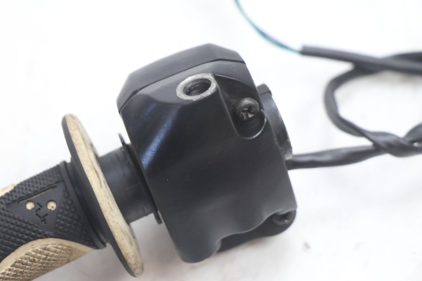 photo de RIGHT HANDLEBAR SWITCH PEUGEOT LUDIX SNAKE 2T 50 (2004 - 2014) - Checked used part