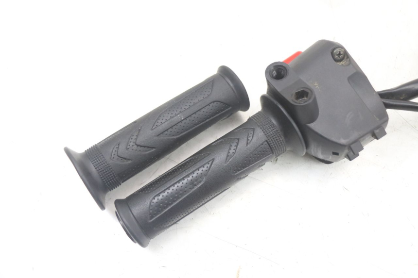 photo de RIGHT SWITCH MASAI SCRAMBLER SPORT 125 (2021 - 2025) - Fixing points details