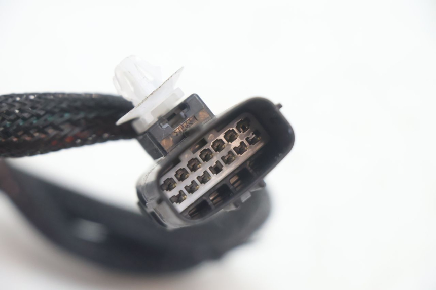 photo de RIGHT SWITCH PIAGGIO MP3 HPE 530 (2022 - 2026) - Technical close-up