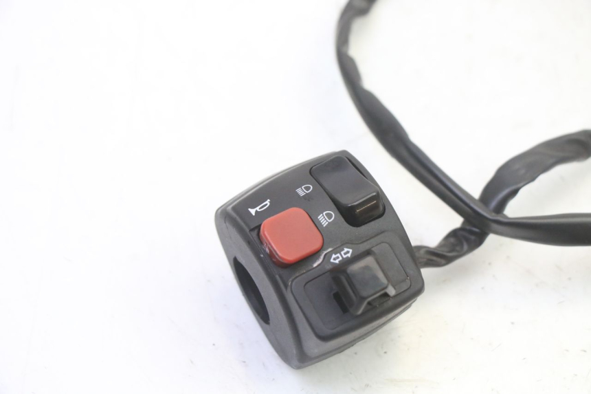photo de RIGHT SWITCH RIEJU MRT 50 (2018 - 2021) - Zoom on usage condition
