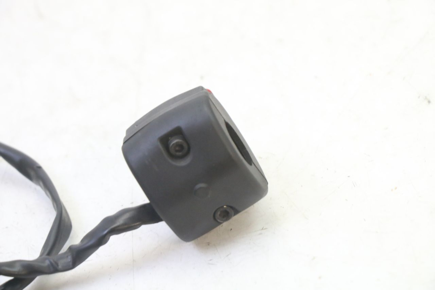 photo de RIGHT SWITCH RIEJU MRT 50 (2018 - 2021) - Fixing points details