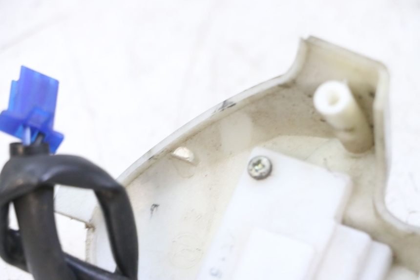 photo de RIGHT HANDLEBAR SWITCH YAMAHA NEOS NEO'S 4T 50 (2008 - 2016) - Zoom on usage condition