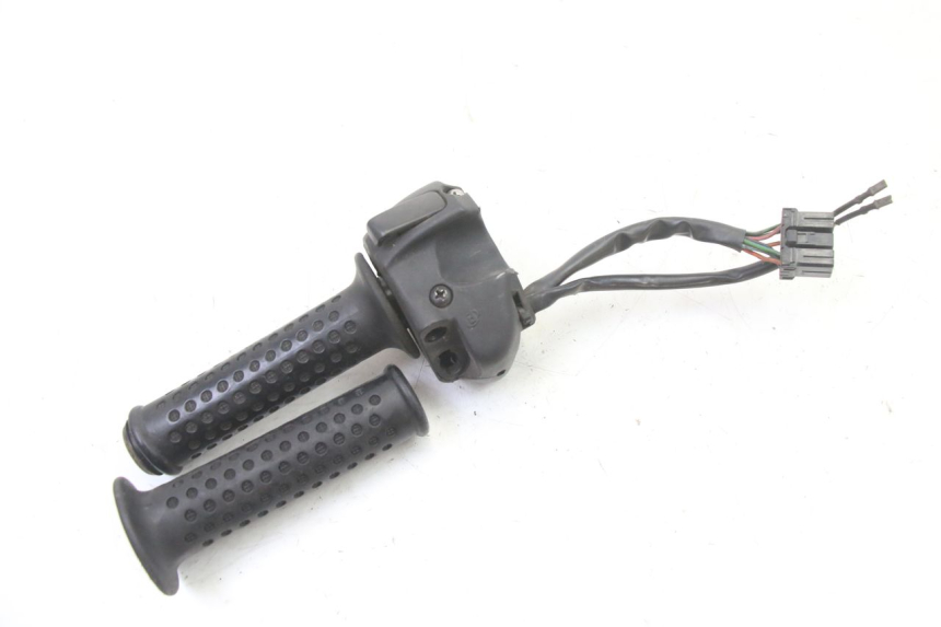photo de RIGHT HANDLEBAR SWITCH GILERA NEXUS 125 (2009 - 2013) - Technical close-up