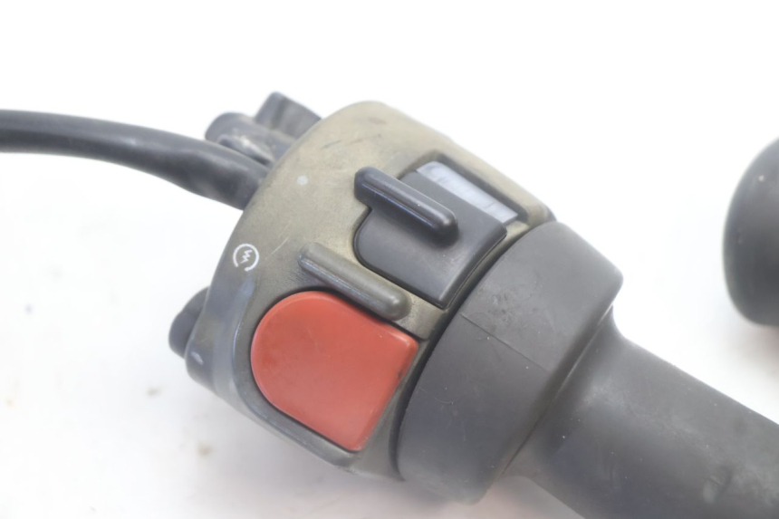 photo de RIGHT SWITCH MBK NITRO 50 (2004 - 2008) - Zoom on usage condition