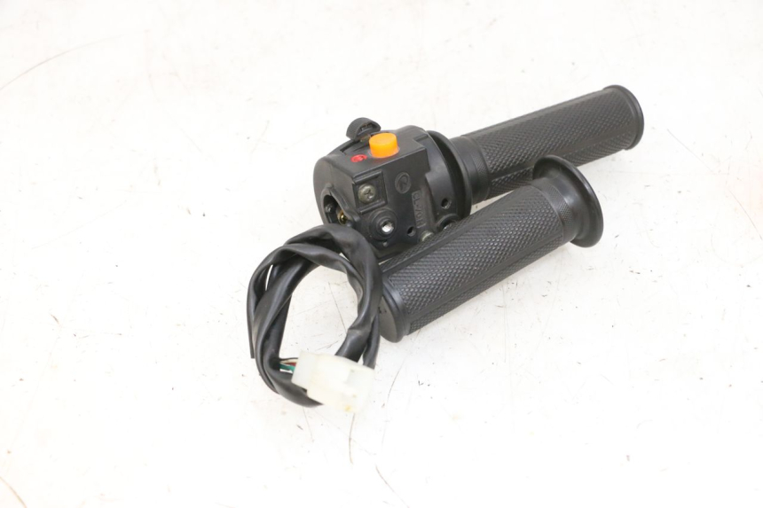 photo de RIGHT SWITCH JM MOTORS OLDIES 4T 50 (2010 - 2020) - Zoom on usage condition