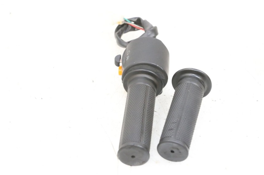 photo de RIGHT SWITCH JM MOTORS OLDIES 4T 50 (2010 - 2020) - Fixing points details