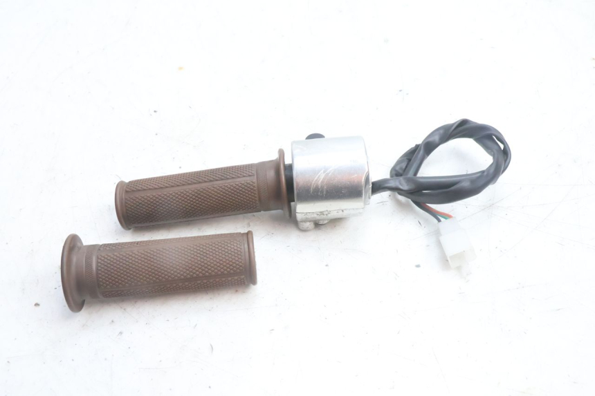 photo de RIGHT SWITCH JM MOTORS OLDIES 4T 50 (2010 - 2020) - Technical close-up