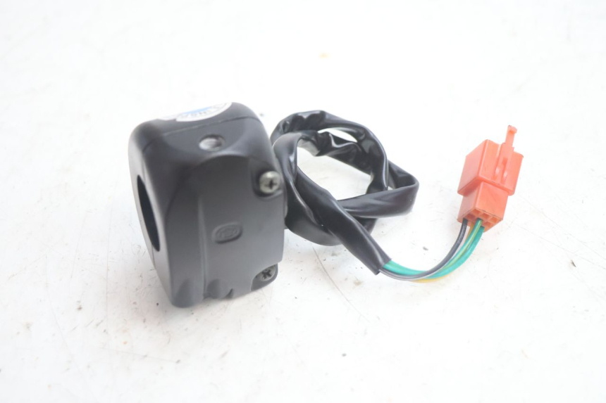photo de RIGHT SWITCH JM MOTORS OLDIES 4T 50 (2020 - 2026) - Zoom on usage condition