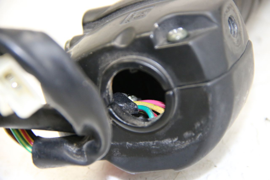 photo de RIGHT HANDLEBAR SWITCH IMF INDUSTRIE PACH 4T 50 (2009 - 2018) - Component detail