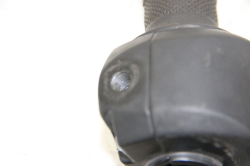 photo de RIGHT HANDLEBAR SWITCH IMF INDUSTRIE PACH 4T 50 (2009 - 2018) - Fixing points details