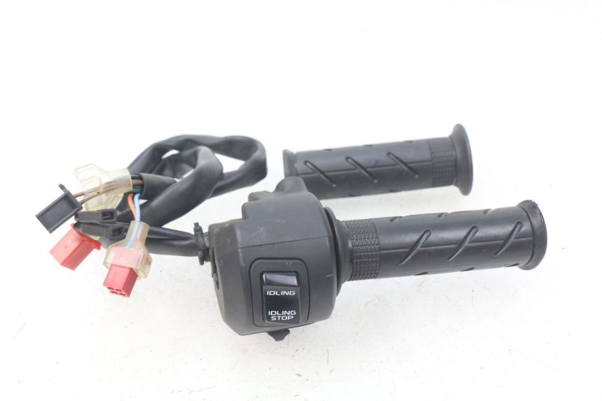 photo de RIGHT SWITCH HONDA PCX (JF57/JF64) 125 (2014 - 2018) - Fixing points details