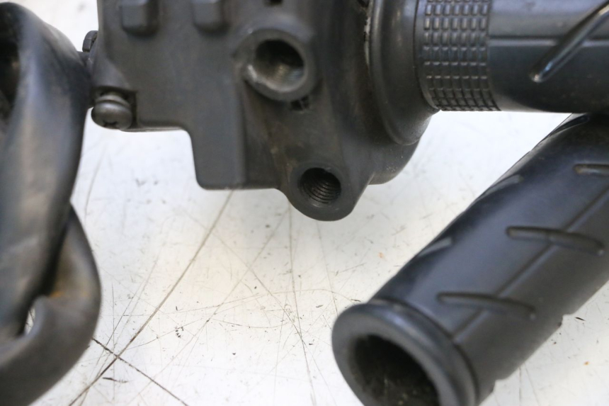 photo de RIGHT SWITCH HONDA PCX (JF57/JF64) 125 (2014 - 2018) - Fixing points details