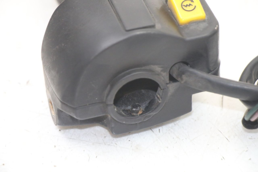 photo de RIGHT HANDLEBAR SWITCH PEUGEOT KISBEE 2T 50 (2010 - 2017) - Technical close-up