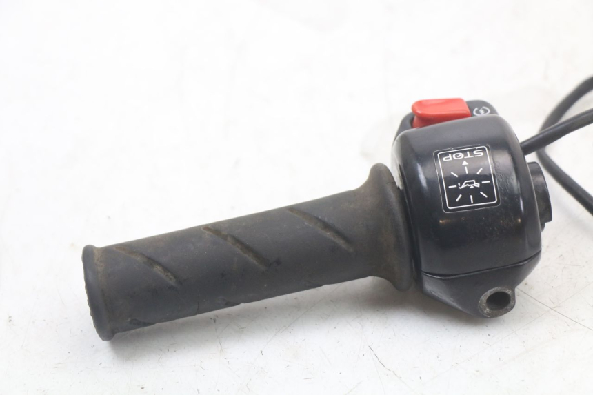 photo de RIGHT HANDLEBAR SWITCH PEUGEOT LUDIX 50 (2005 - 2007) - Technical close-up
