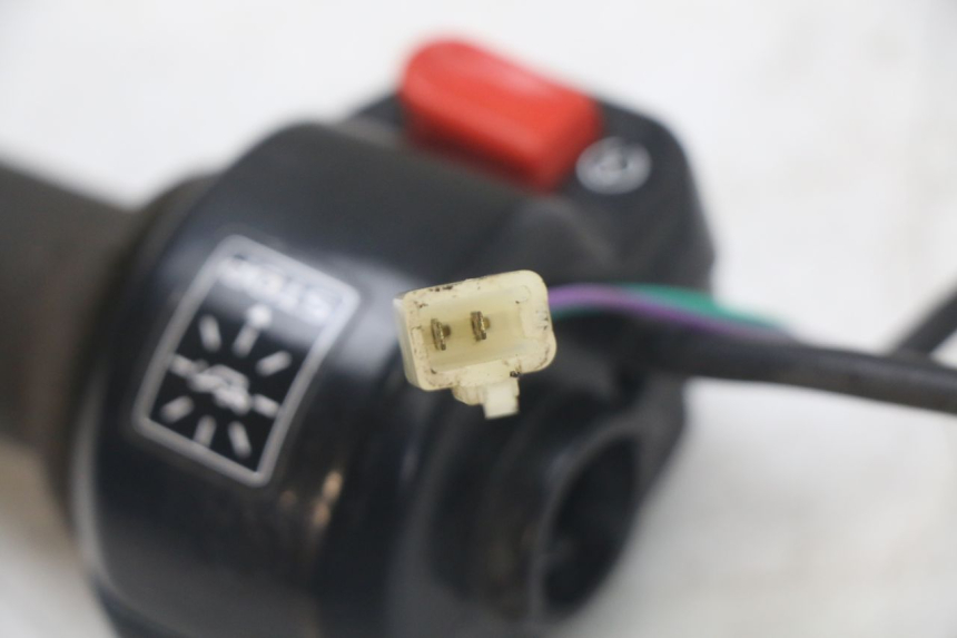 photo de RIGHT HANDLEBAR SWITCH PEUGEOT LUDIX 50 (2005 - 2007) - Markings and original references