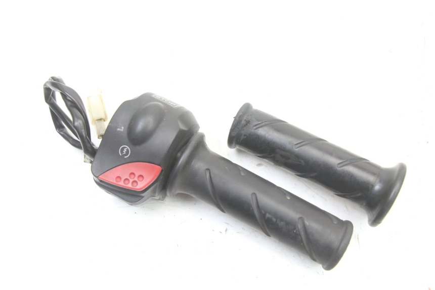 photo de RIGHT SWITCH PEUGEOT TREKKER TKR 50 (2005 - 2014) - Main view