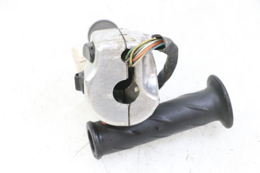photo de RIGHT SWITCH PIAGGIO BEVERLY 125 (1998 - 2005) - Component detail