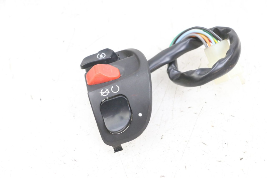 photo de RIGHT SWITCH EFUN PUSA 1 - Technical close-up