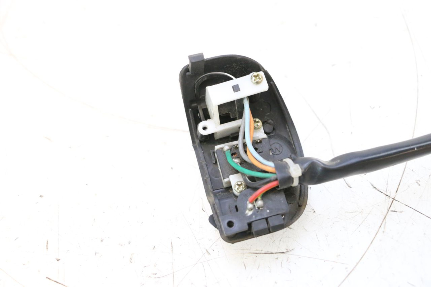 photo de RIGHT SWITCH EFUN PUSA 1 - Fixing points details