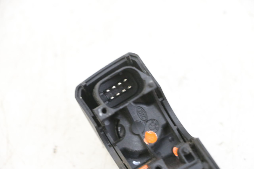 photo de RIGHT SWITCH BMW R RT ABS 1200 (2010 - 2014) - Surface and material condition