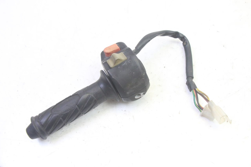 photo de RIGHT HANDLEBAR SWITCH RIDE RACE 2T 50 (2012 - 2017) - Alternative perspective