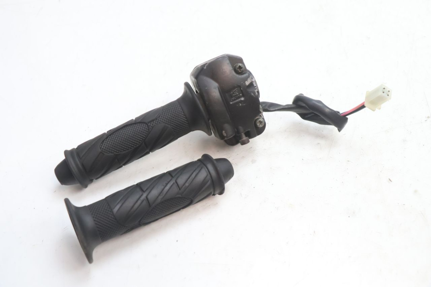 photo de RIGHT SWITCH RIDE RACE GT 2T 50 (2012 - 2017) - Technical close-up