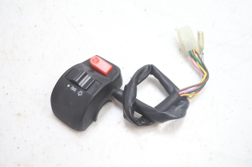 photo de RIGHT SWITCH YIYING RETRO 125 (2008 - 2018) - Zoom on usage condition