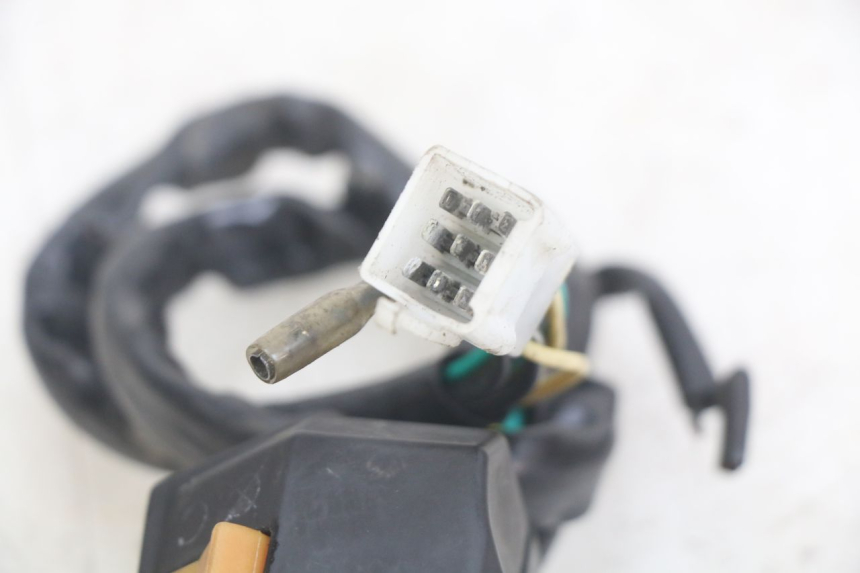 photo de RIGHT HANDLEBAR SWITCH YAMASAKI ROADSTER 50 (2013 - 2018) - Product overview