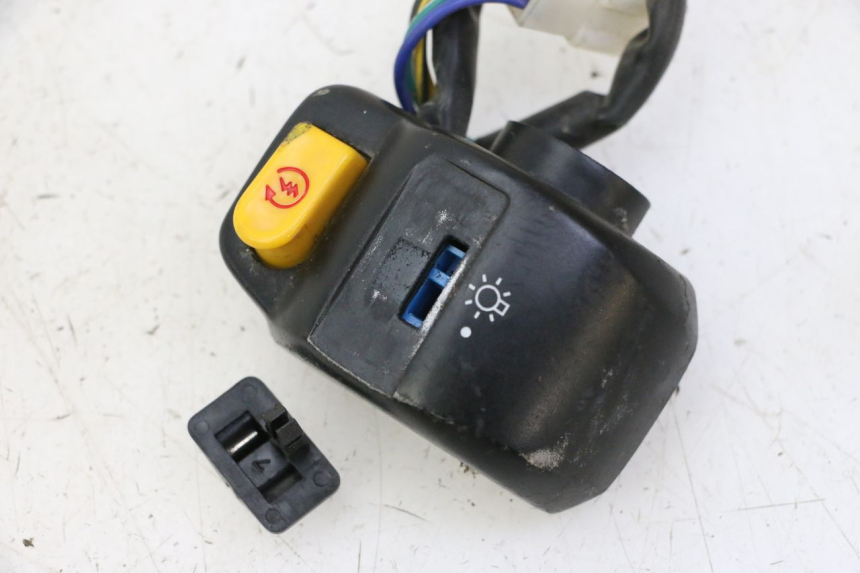 photo de RIGHT SWITCH PGO RODOSHOW 2T 50 (2003 - 2007) - Zoom on usage condition