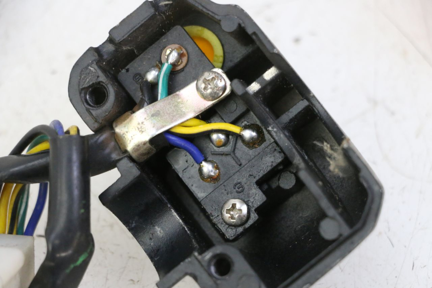 photo de RIGHT SWITCH PGO RODOSHOW 2T 50 (2003 - 2007) - Fixing points details