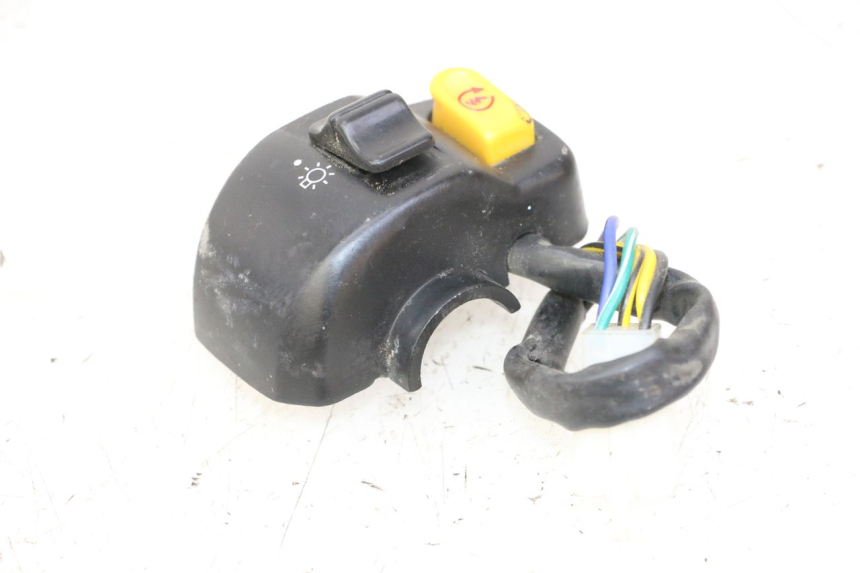 photo de RIGHT SWITCH PGO RODOSHOW 2T 50 (2003 - 2007) - Surface and material condition