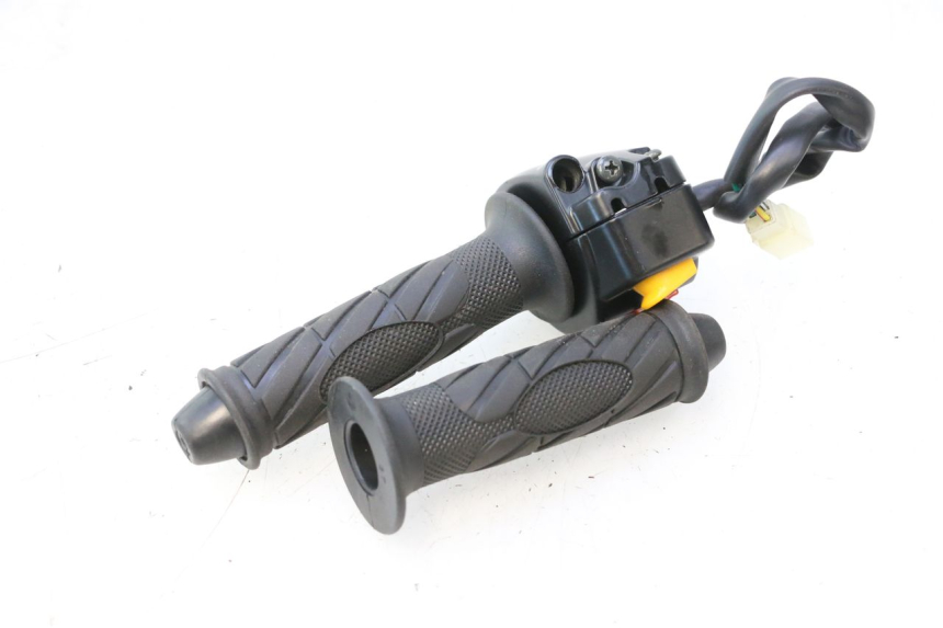 photo de RIGHT SWITCH TNT MOTOR ROMA 12' 2T 50 (2007 - 2018) - Alternative perspective