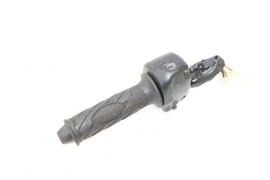 photo de RIGHT HANDLEBAR SWITCH KEEWAY RY6 2T 50 (2011 - 2019) - Surface and material condition