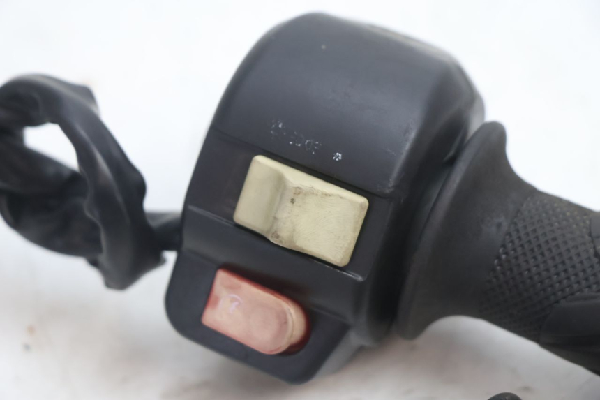 photo de RIGHT HANDLEBAR SWITCH KEEWAY RY6 2T 50 (2011 - 2019) - Component detail