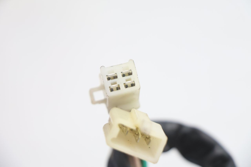 photo de RIGHT HANDLEBAR SWITCH KEEWAY RY6 2T 50 (2011 - 2019) - Surface and material condition