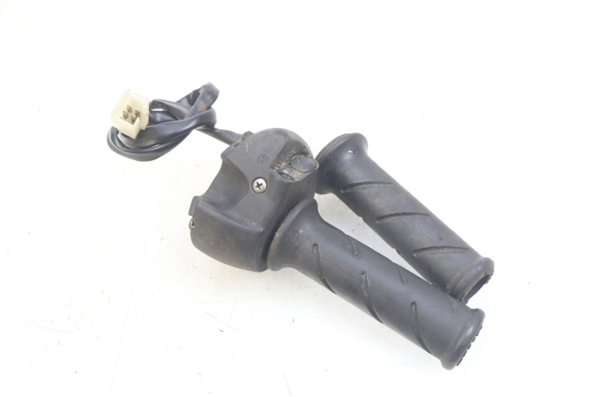 photo de RIGHT HANDLEBAR SWITCH PEUGEOT SATELIS 125 (2010 - 2012) - Alternative perspective